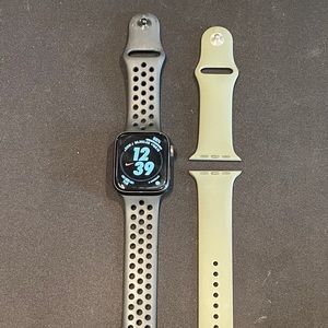Apple Watch Series 5 Nike+ 44mm Aluminum Case